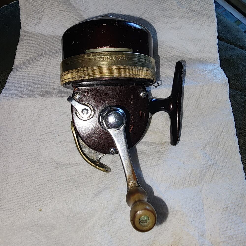 VINTAGE SHAKESPEARE 1777 PUSH BUTTON WONDERCAST FISHING REEL